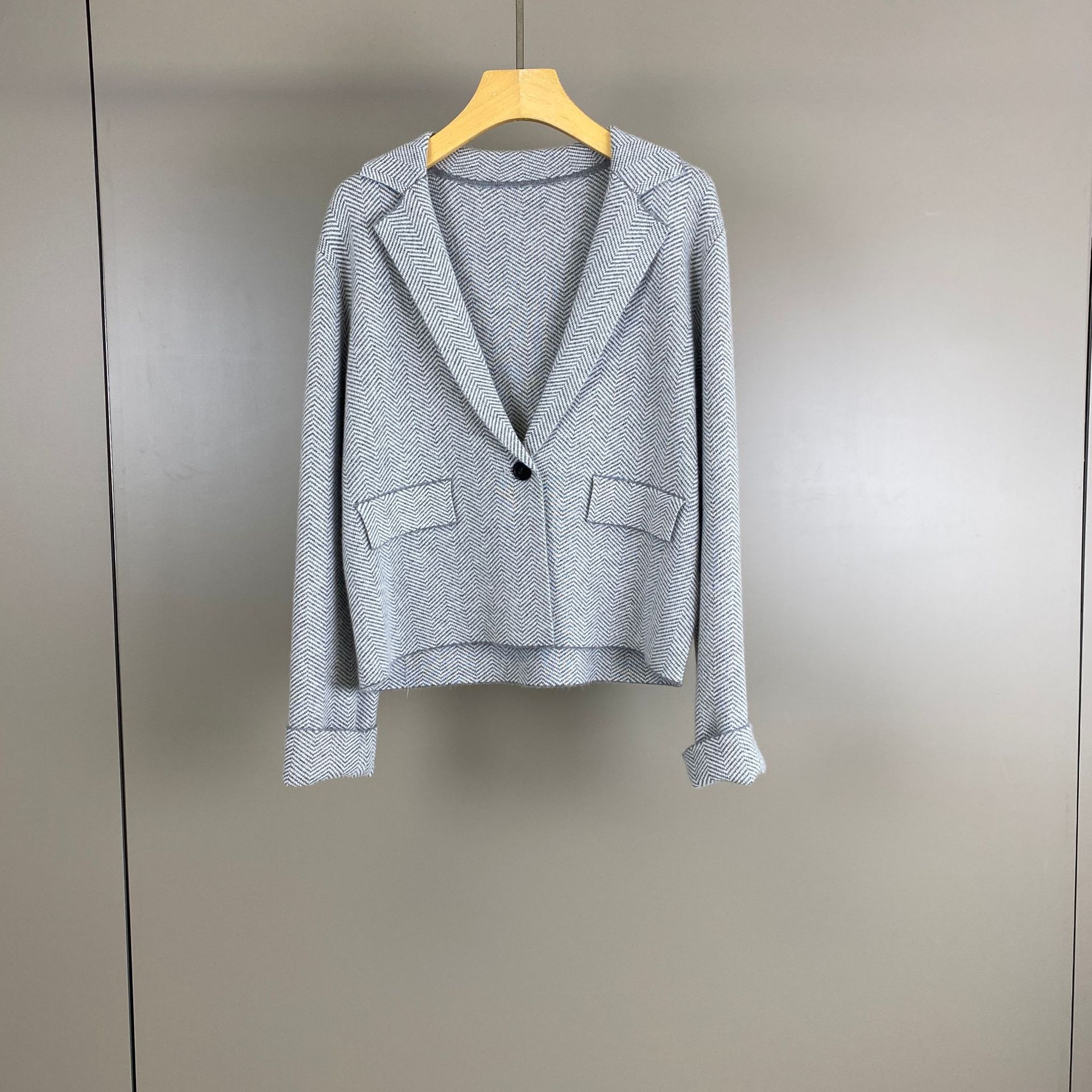 Nowość na sezon Jesień-Zima 20 – Wool Coat Peacoat recenzja i cena